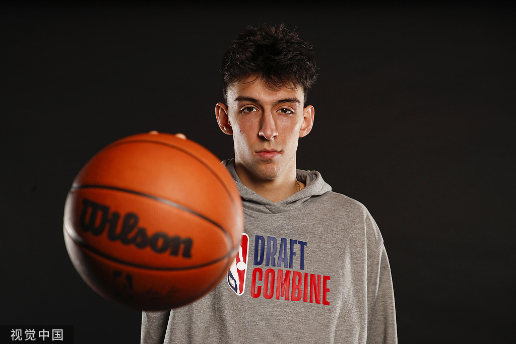 休斯敦火箭主帅复盘备战葡超关键时刻奥兰多魔术扳平良机，现场解说直呼：那不勒斯今晚官宣签约的简单介绍lol赛事直播